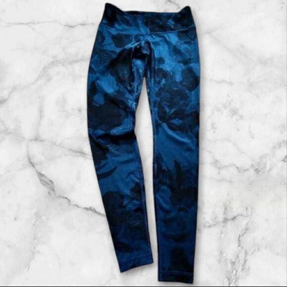 Lululemon Size 6 Wunder Under 30" - Picture 1 of 2